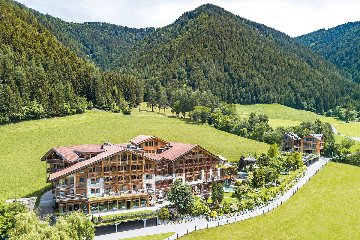 Grünes Alpenpanorama, Hotelanlage