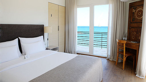 Doppelzimmer mit Meerblick im HostalSpaEmpuries an der Costa Brava nahe L'Escala