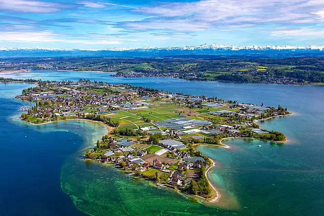 Vogelperspektive auf die Insel Reichenau im Bodensee